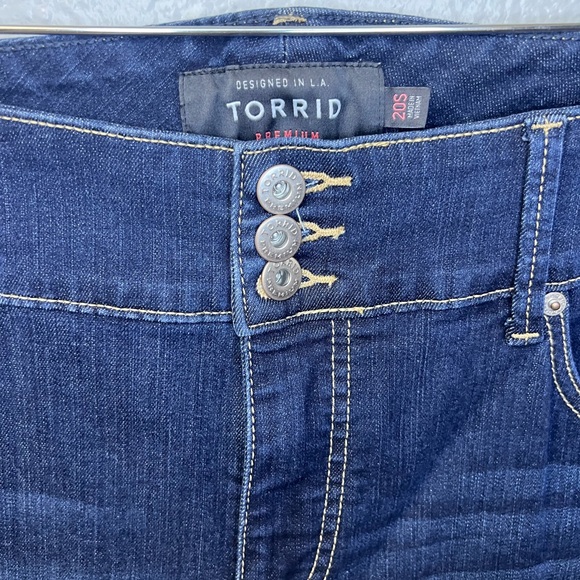 Torrid Premium 20S Skinny Jeans Dark Wash w/ Ankle Zippers - Picture 5 of 10